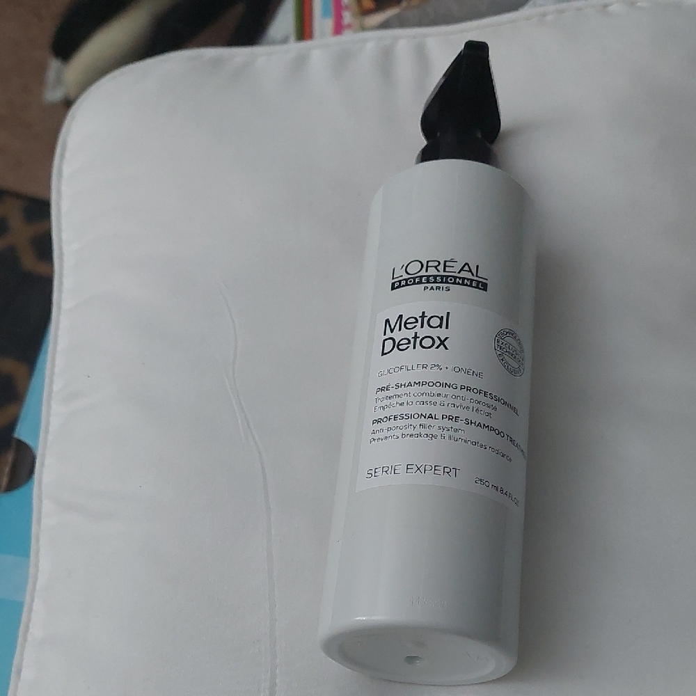 L'Oreal Serie Expert Metal Detox Pre-Shampoo - Picture 2 of 6